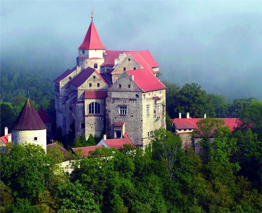 Моравский крас и замок Пернштейн (индивидуально)